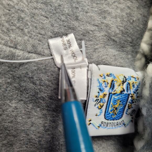 NWT Chunky Gray & Blue Pom Pom Hat by Portolano - Picture 5 of 8